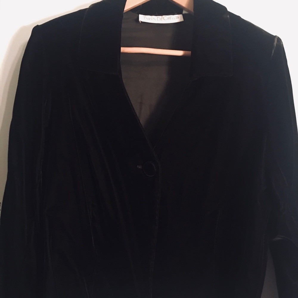 Taryn De Chellis Black velvet jacket and skirt